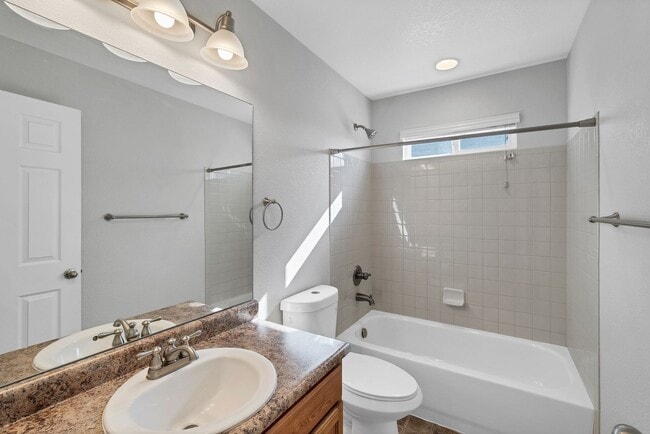 Building Photo - Beautiful 2 Story Home!