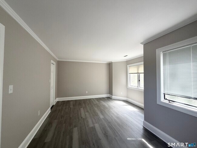 Building Photo - 1414 Whitney Ave