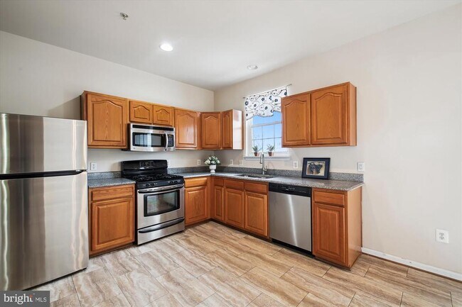 Building Photo - 2538 Cheyenne Wy