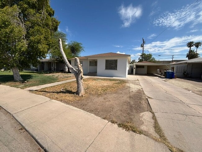 Building Photo - 1249 Sandalwood Dr