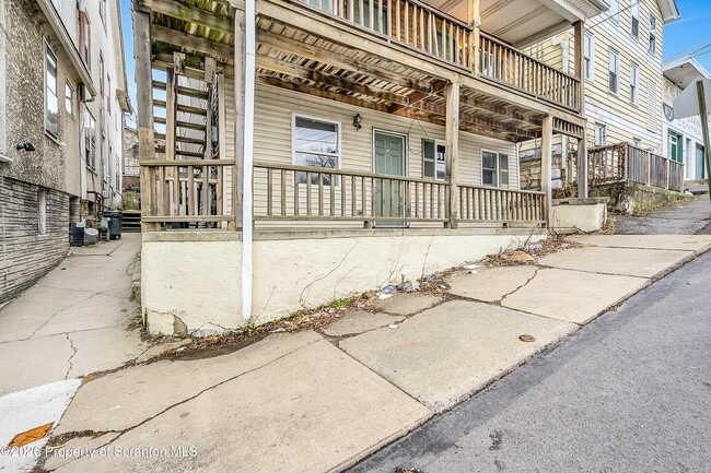 Building Photo - 1009 W Lackawanna Ave