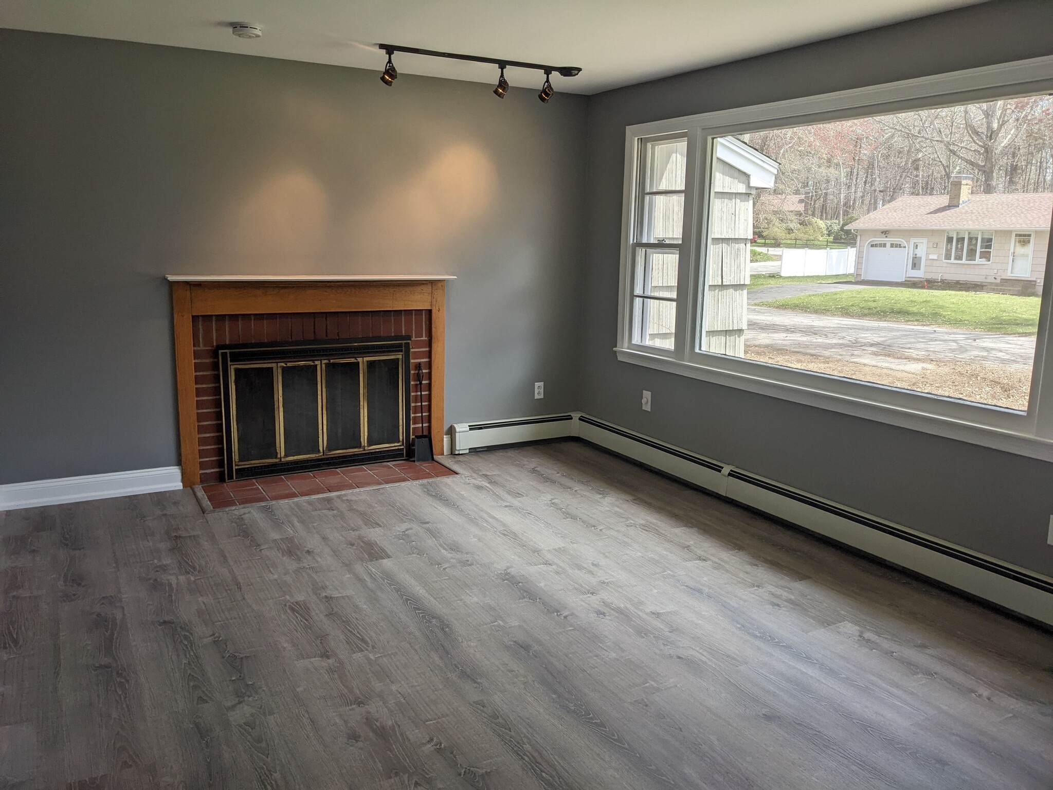 Building Photo - 10 Dwight Ave