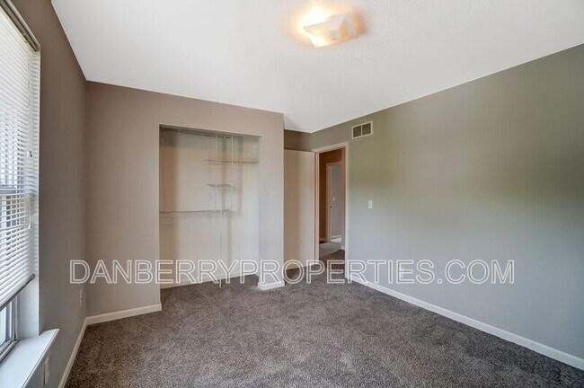 Building Photo - 3612 Willow Run Dr