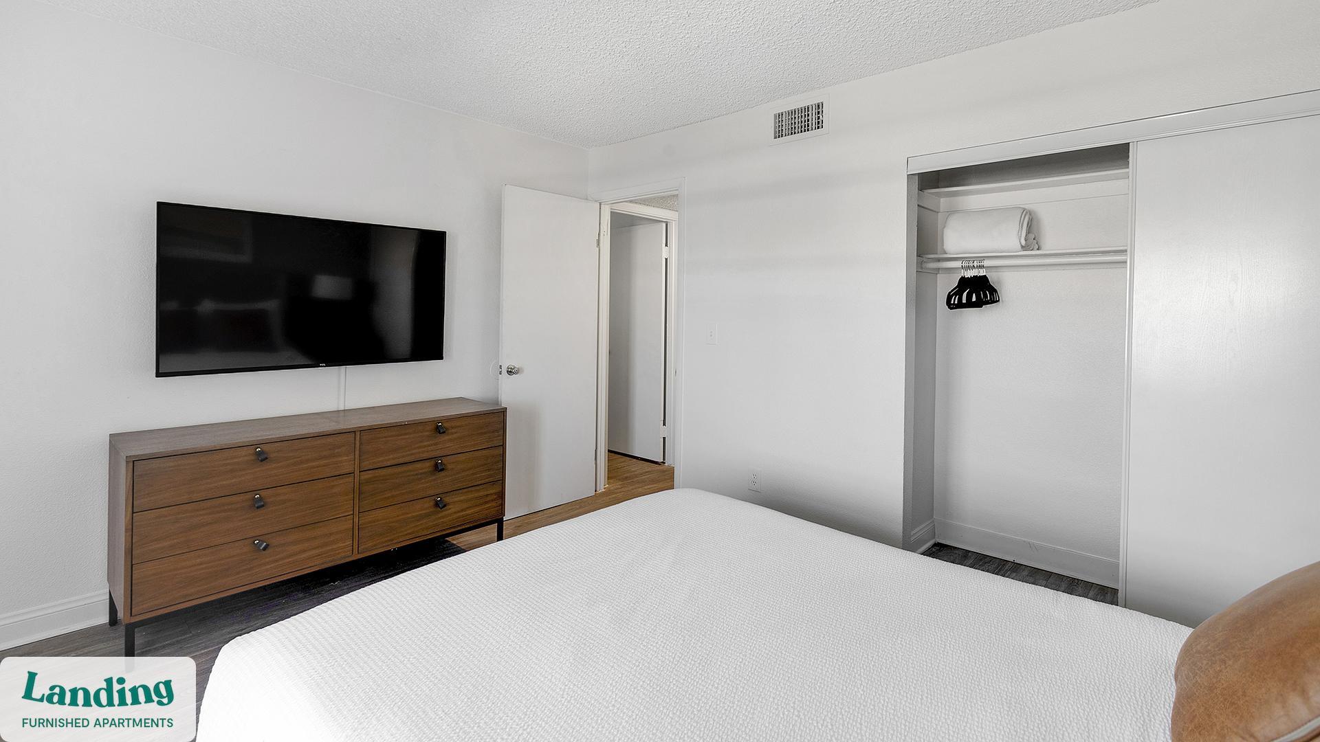 Building Photo - 5272 Tamarus St