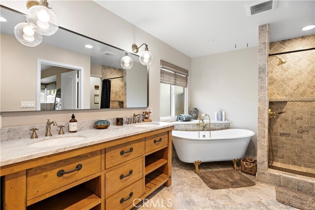 Building Photo - 3082 Rowena Dr