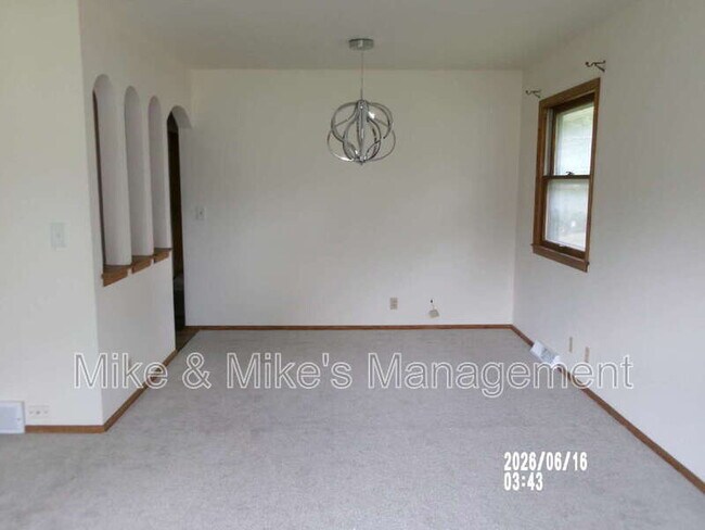 Building Photo - 18620 Midland Pl