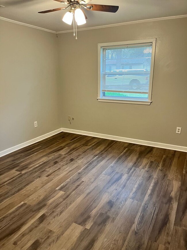 Building Photo - 3 Bedroom 1.5 Bath House in PG School Dist...