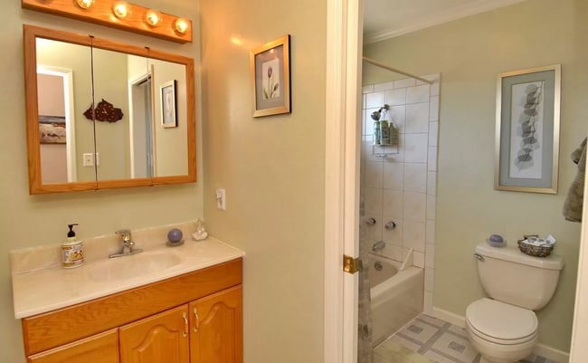 Building Photo - Beautiful 4 Bedroom Home Near Sweeney Ridge Trail