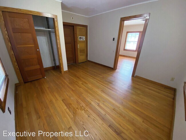 Building Photo - 2 br, 2 bath House - 315 West Lagrange Street