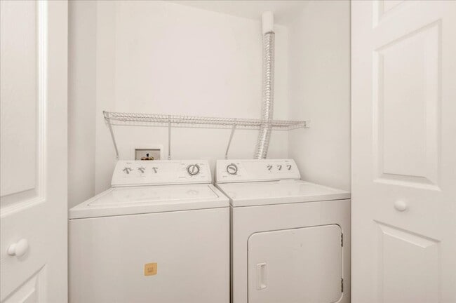 Building Photo - Wonderful Condo For Lease