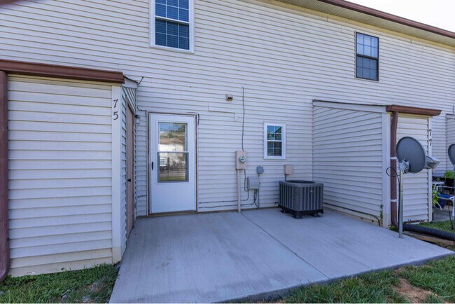 Building Photo - 75 Tinkerview Dr