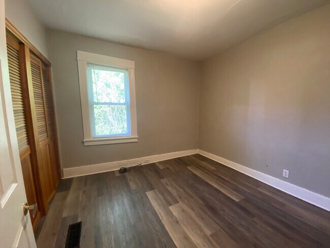 Building Photo - 2622 Tilbury Ave