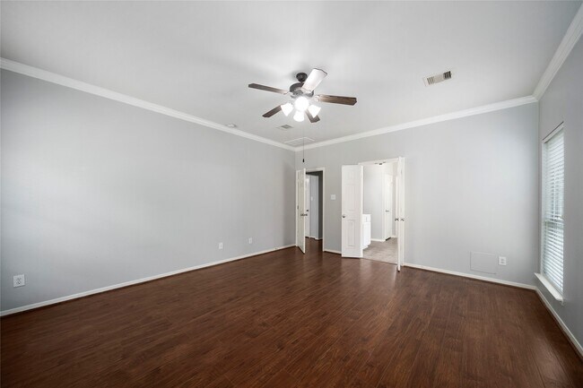 Building Photo - 312 Falcon Lake Dr