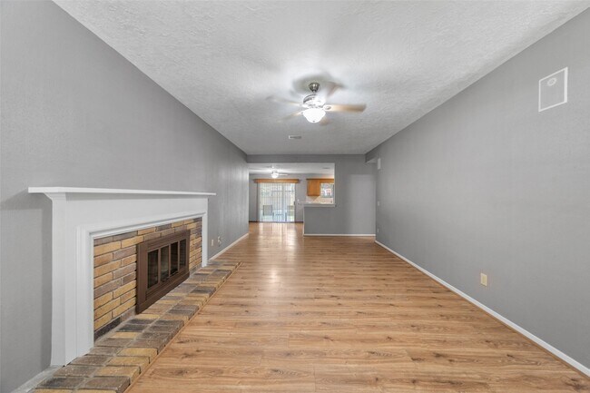 Building Photo - 7 Rockridge Ct