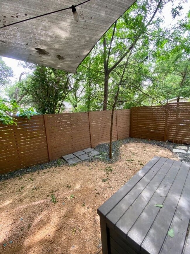 Building Photo - Beautiful Home Move in Ready Located minutes from Southtown!