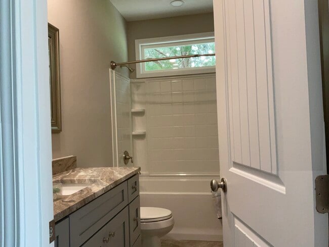 Building Photo - 159 W 1st St