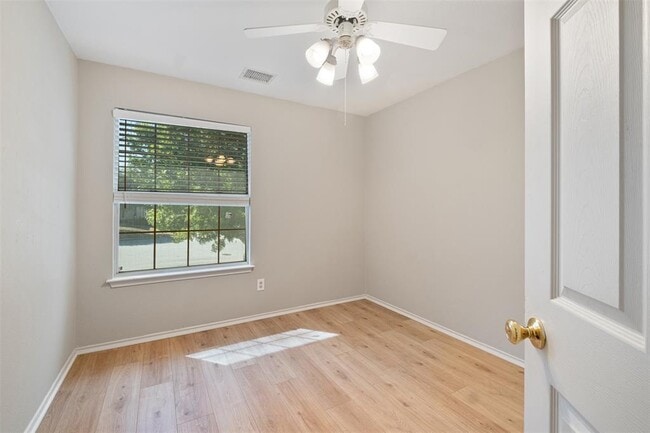 Building Photo - 808 Flatters Way