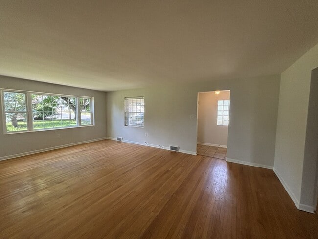 Building Photo - 3/4 Bedroom Emmaus Rental $2,200 Month