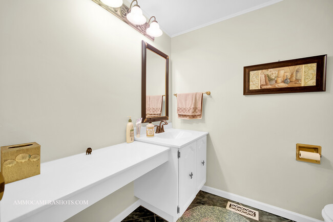 Building Photo - 2344 Appleby Dr