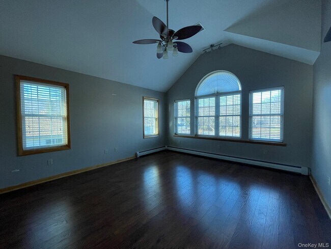 Building Photo - 1055 Bruynswick Rd
