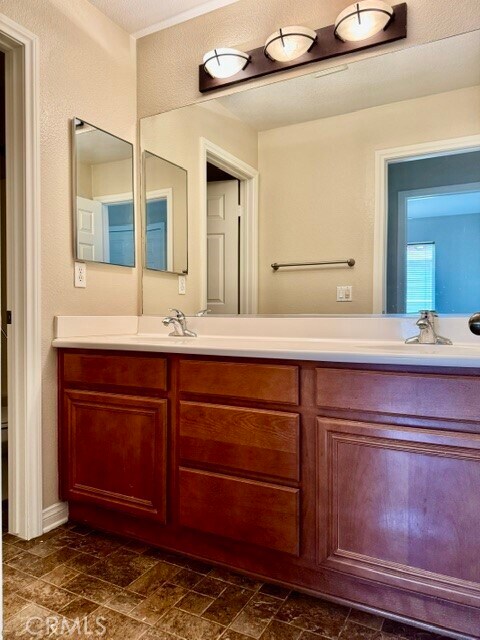 Building Photo - 1379 Valley Rose Way
