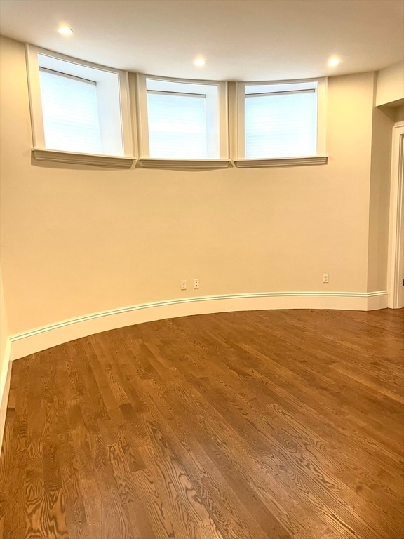 Building Photo - 468 Park Dr