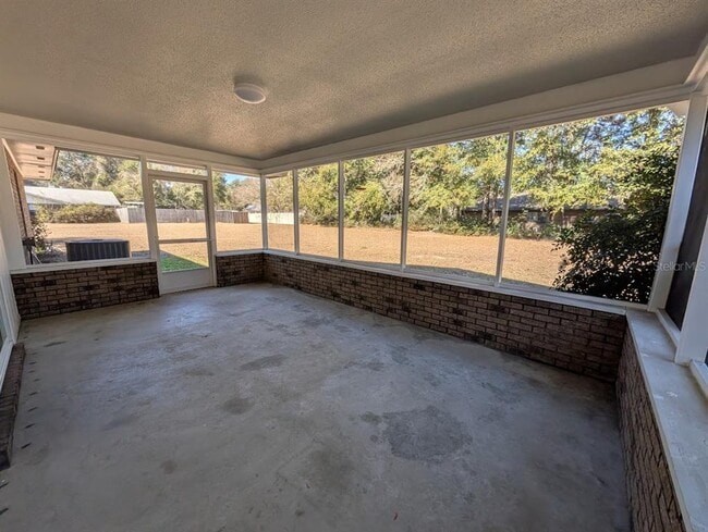 Building Photo - 149 SW Blueberry Pl