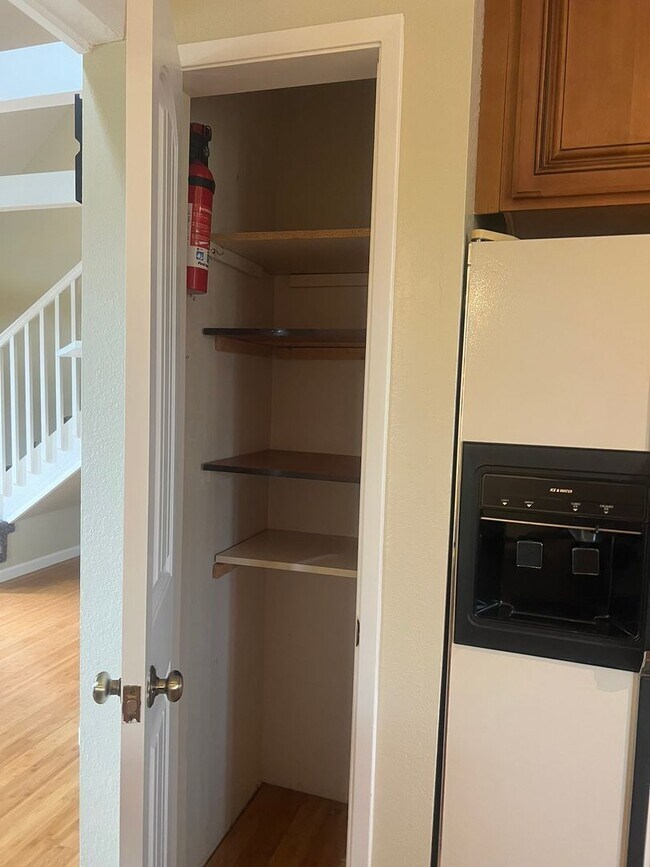Building Photo - Cozy three bedroom two bath in Lake Wildwood