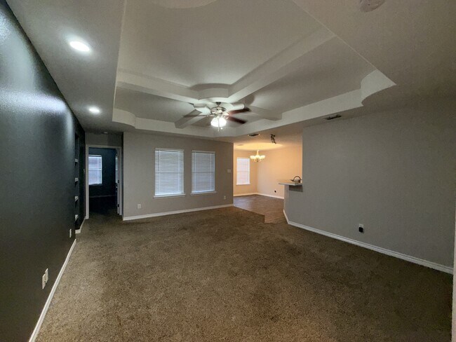 Building Photo - 103 S 4th St