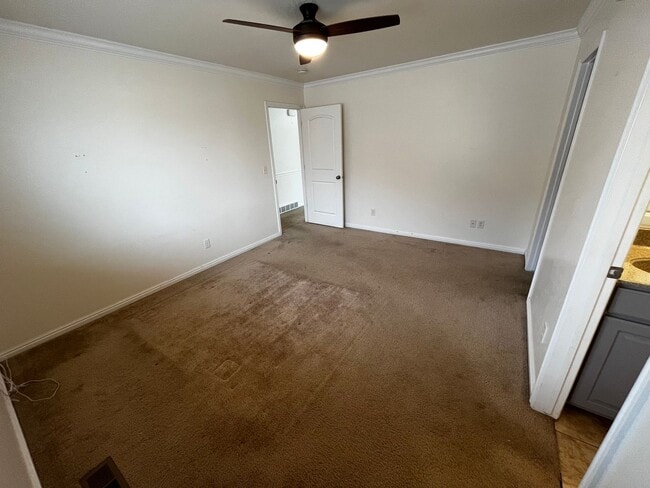 Building Photo - Beautiful 3 Bedroom/2 Bath Home in Springville!