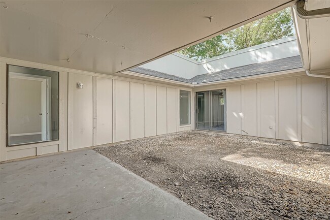 Building Photo - 4302 Wildacres Dr