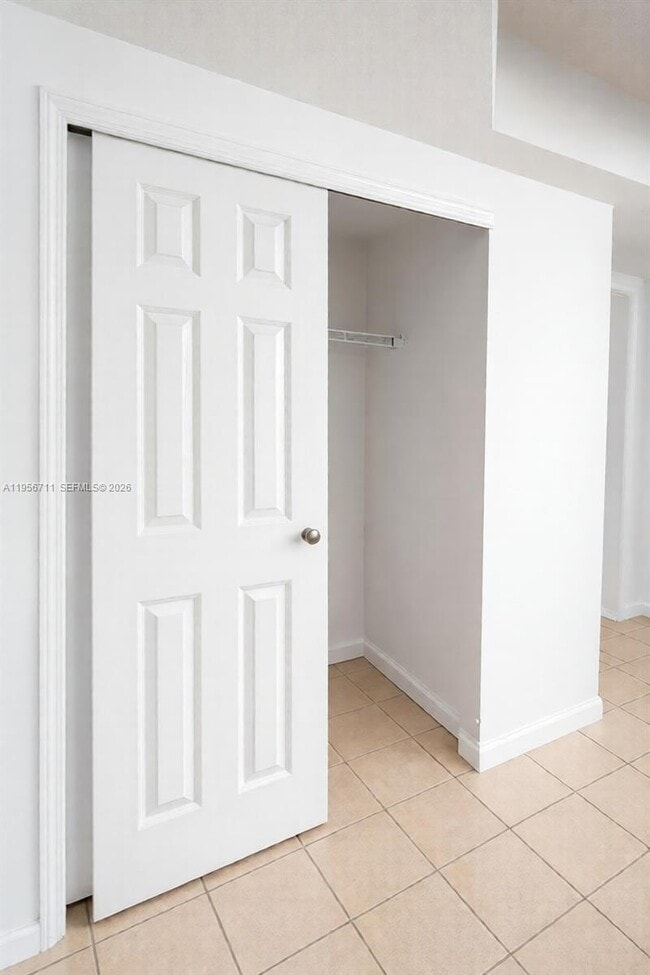 Building Photo - 3610 Yacht Club Dr