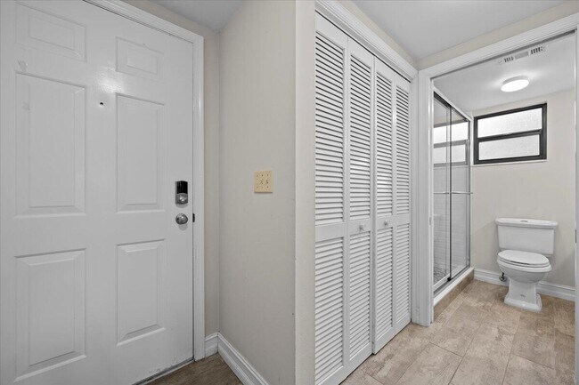 Building Photo - 11863 Wimbledon Cir
