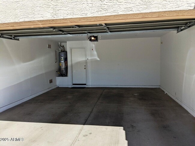 Building Photo - 7500 E Deer Valley Rd