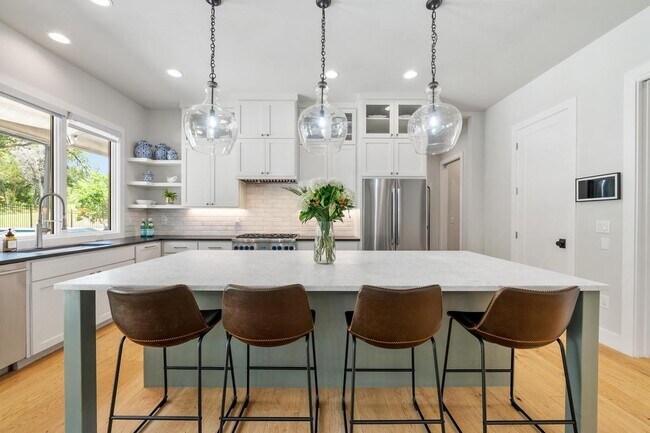 Building Photo - 2600 Arion Cir