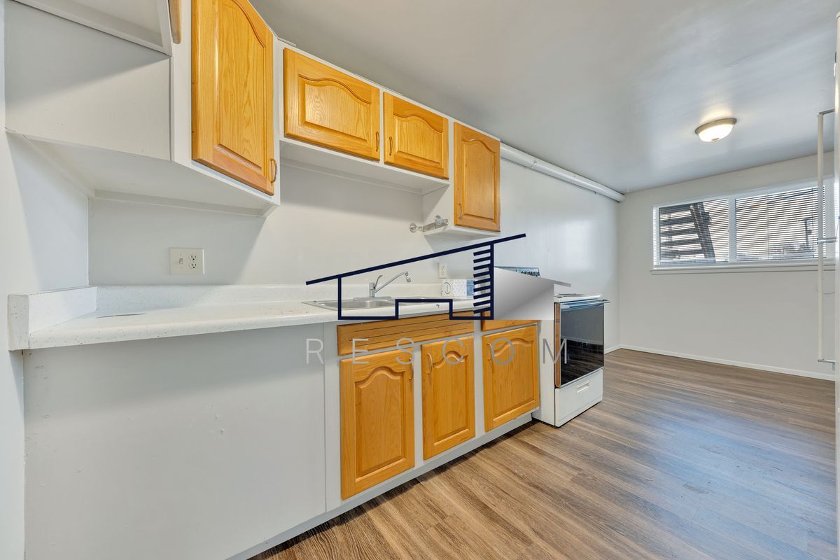 Building Photo - 800 State St