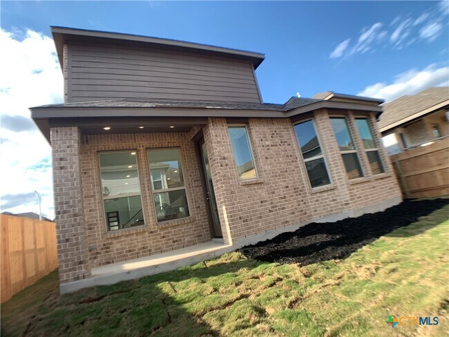 Building Photo - 1032 Easy Gruene
