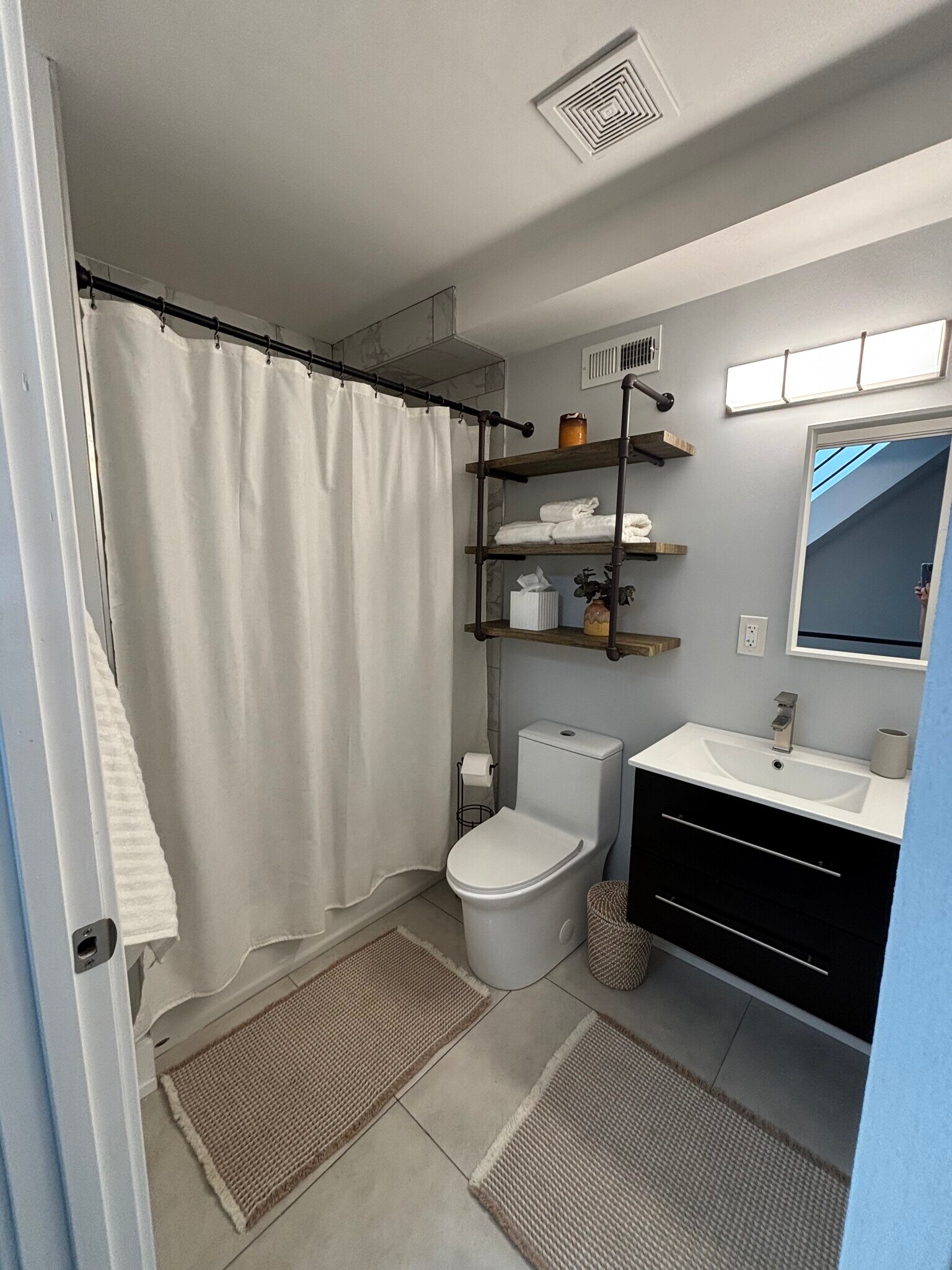 Building Photo - 1220 Lecount St