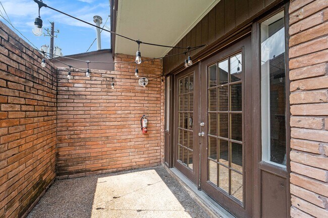 Building Photo - 1529 Bonnie Brae St