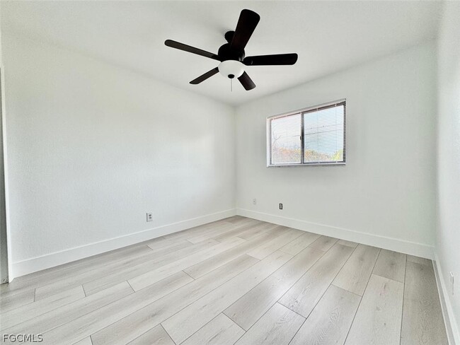 Building Photo - 2013 NE 4th Ter