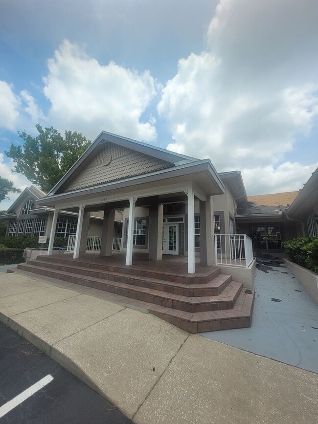Building Photo - Modern 3 Bed, 2 Bath Home in Chelsea Parc ...