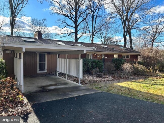 Primary Photo - 6223 Beachway Dr