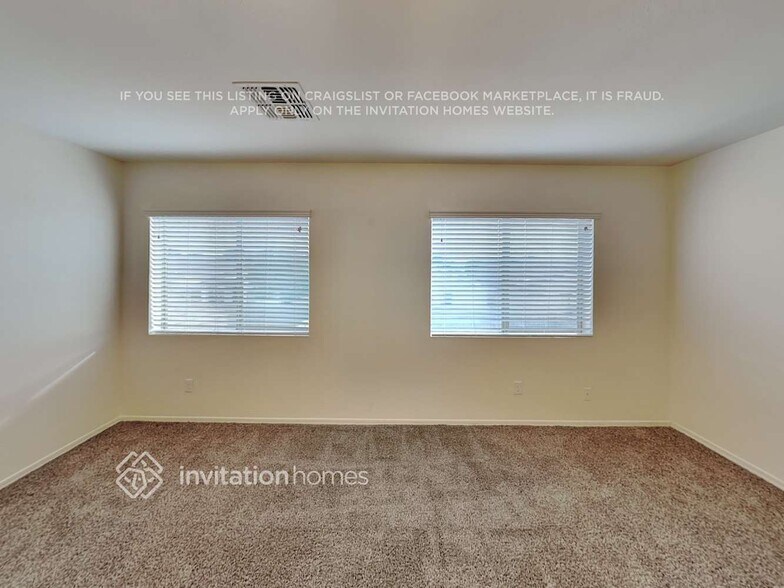 Building Photo - 1273 E Anastasia St