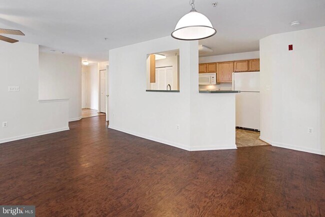 Building Photo - 502 Bradley Ct