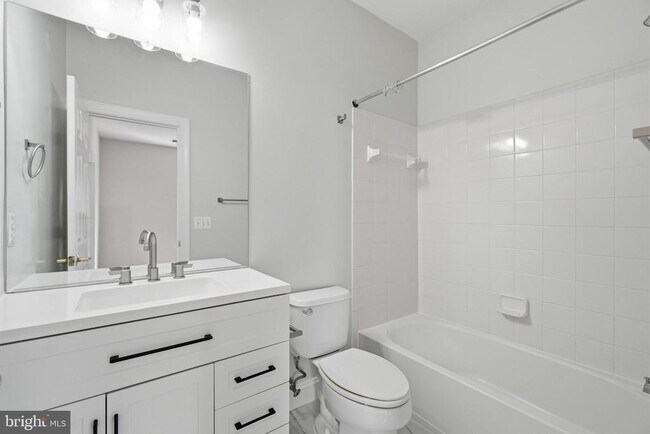 Building Photo - 5285 Meadow Estates Dr