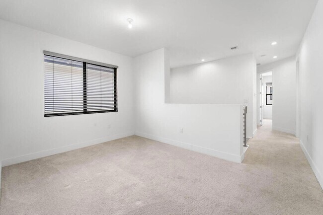 Building Photo - 8173 NW 42nd St