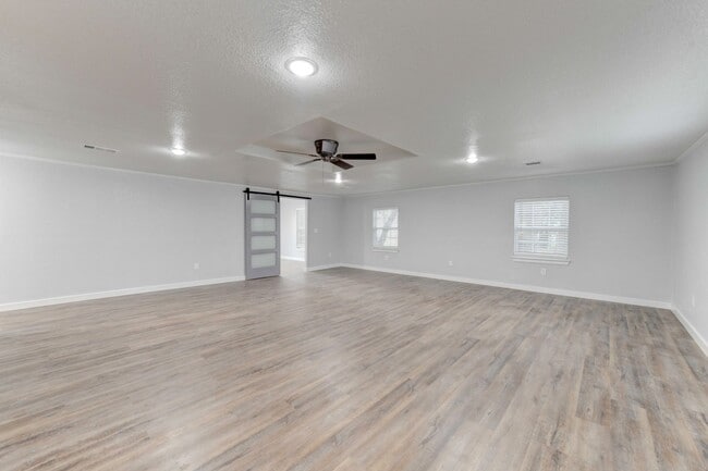 Building Photo - Available NOW!!!! Beautiful 1 story, 3 bedroom, 2 bath home.This is exactly what you have been lo...