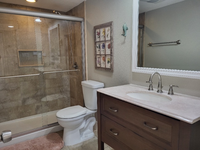 Building Photo - 681 Olde Camelot Cir