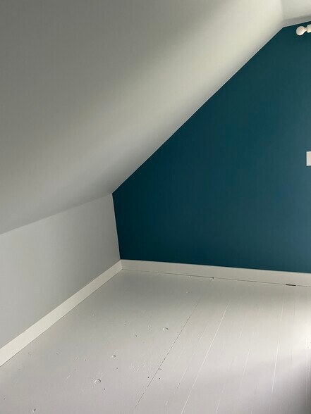 Upstairs Bedroom - 509 Spruce St E