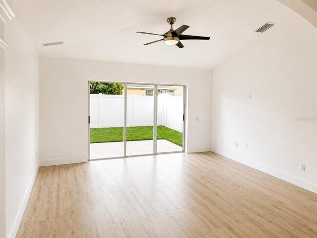 Building Photo - 5704 Grindstone Loop